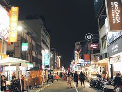 -六合夜市