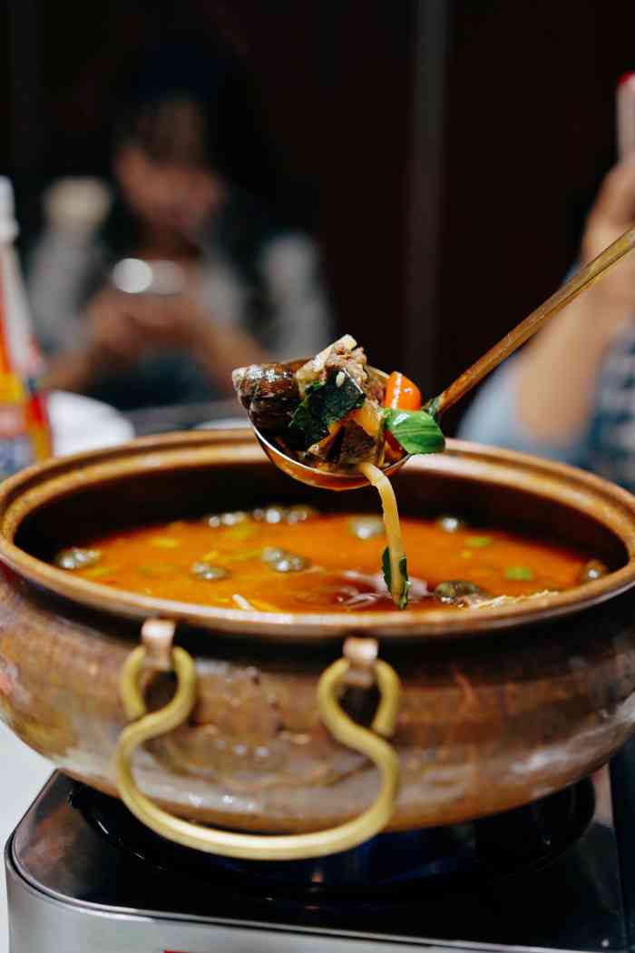 牛头鱼庄(鲁班店)-"[薄荷]环境:牛头鱼庄的就餐环境是有主.