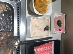 -海底捞火锅鲜切牛肉主题店(长寿路店)