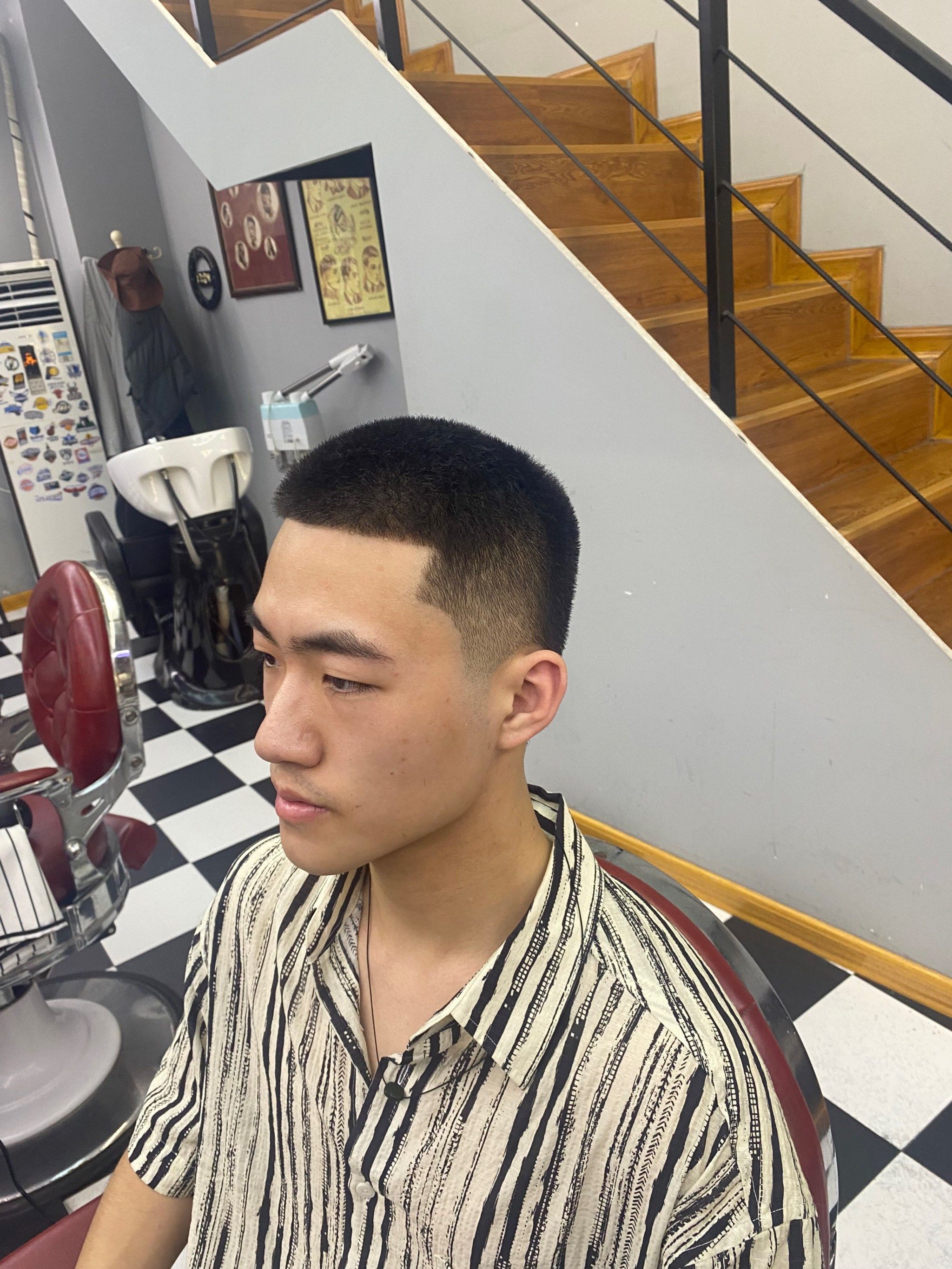 n\\n?美式寸头简直是型男的必备发型