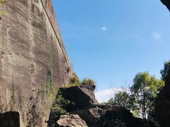 -伍山海滨石窟