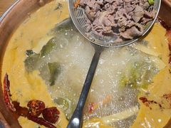 -洱火云南酸菜牛肉火锅(石景山当代商城店)