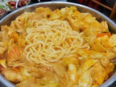铁板炒鸡锅加乌冬面-芝士牛炭火烤肉