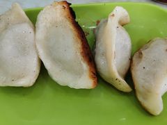 鲜肉锅贴-珊珊小笼馆(仙霞路店)