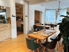 -Mark&Mars Restaurant