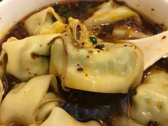 红汤辣馄饨-笑来喜馄饨小笼工坊店(湖滨街店)