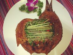 -香巴拉云南餐厅(华莱坞店)