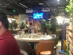 大堂-日进一片海.生腌海鲜火锅.宵夜烧烤(三里屯总店)