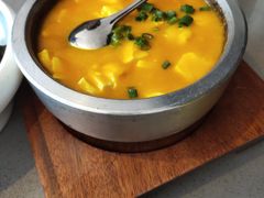 石锅金汤虾仁豆腐-八月小厨· 湛江风味粤菜