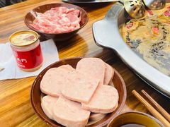 梅林午餐肉-老街坊市井火锅(营门口店)