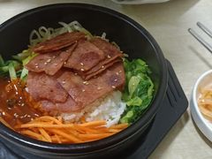 培根石锅拌饭-拌来拌去石鍋拌飯(文鼎店)