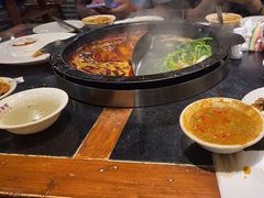 -周周有辣火锅馆(玖耀里店)