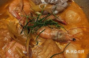 Assorted Tom Yum Noodle Soup