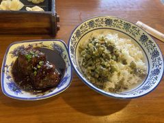 狮子头盖浇饭-张家巷美食(南浔店)