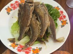 现炸秘制小黄鱼-谢记上海大排档(长寿路店)