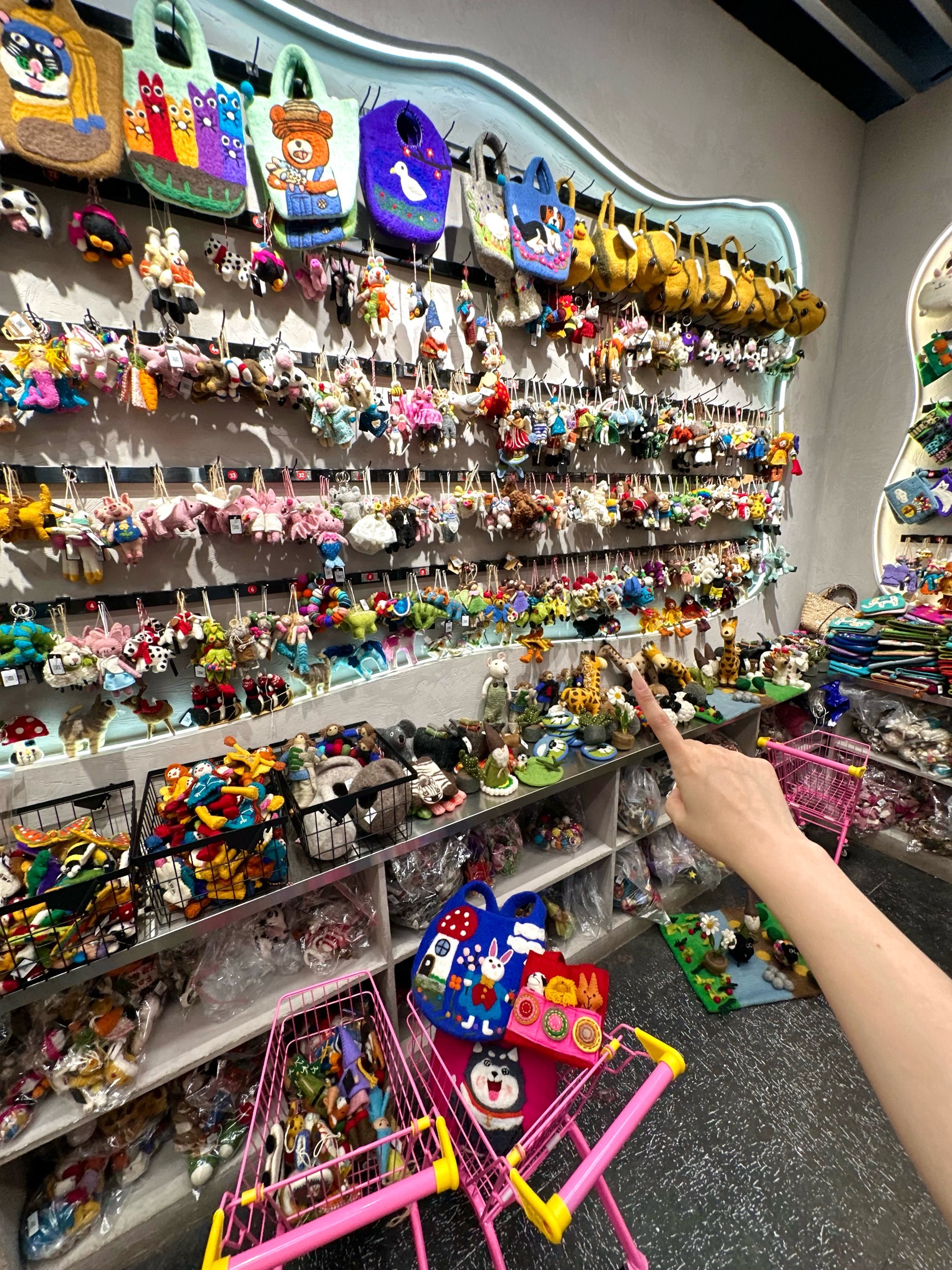 义乌商贸城这家羊毛毡店也太好逛了!🧸