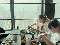 -亚洲国际大酒店·云顶阁旋转自助餐厅