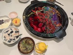 -卤校长老火锅(杨家坪直营店)