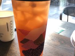 冰摇桃桃乌龙茶-星巴克(西藏路店)