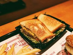 -The Habit Burger Grill 哈比特汉堡(复兴soho店)