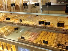 面包甜点陈列柜-金色麦甜糕点(面包.蛋糕.华苑店)