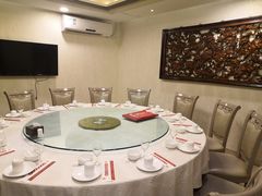 包厢-金杏·粘卷子 烤鸭 农家菜