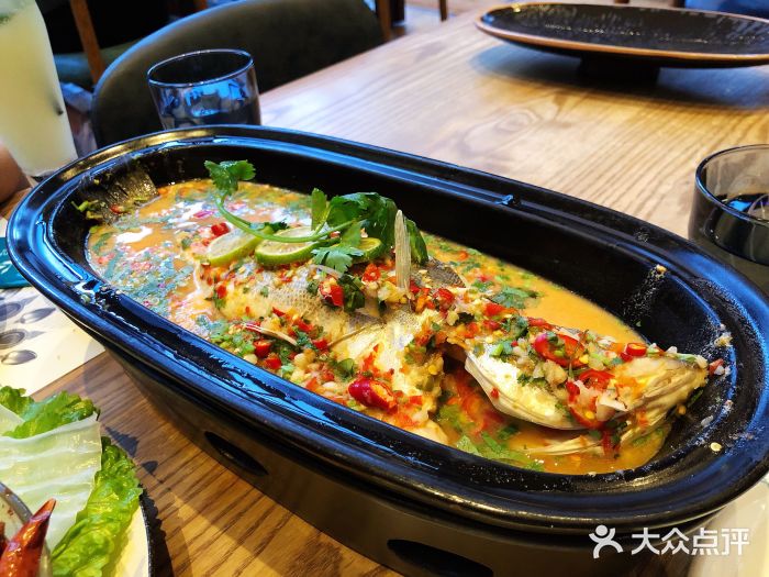 青悦越南料理(成都远洋太古里店)岘港明炉辣味海鲈鱼图片