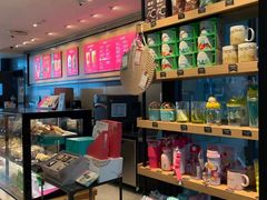 零售区-星巴克(青岛火车北站候车大厅店)
