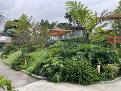 -茅草房·河畔园林火锅