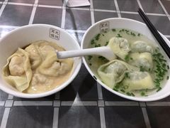 特色荠菜肉馄饨-潘国仙耳光馄饨(黄家阙路店)