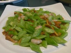 -老码头黑皮肘子锅包肉(赣水路店)