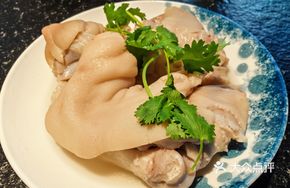 White Jade Pig Trotter