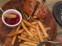 黑毛牛汉堡-羽深肉铺 Steak & Wine