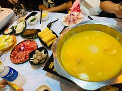 -鲜入围煮花胶鸡海鲜火锅