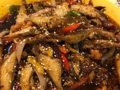 香辣耗儿鱼-休记光头香辣蟹干锅店(衣冠庙店)