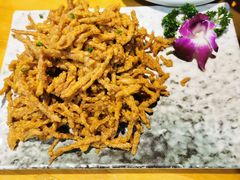 金沙蛋黄焗茶树菇-嘉厨小馆(宜山路店)