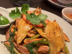 -大头虾越式风味餐厅(光明广场店)