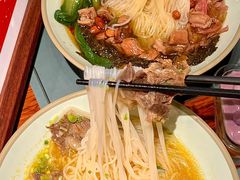-八月美食小馆(银泰城总店)