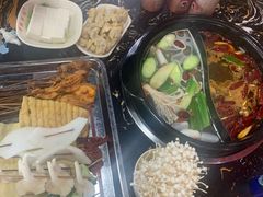 -灌县老妈砂锅串串香(万科红生活广场店)