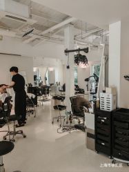 -SALON DE VANHADA