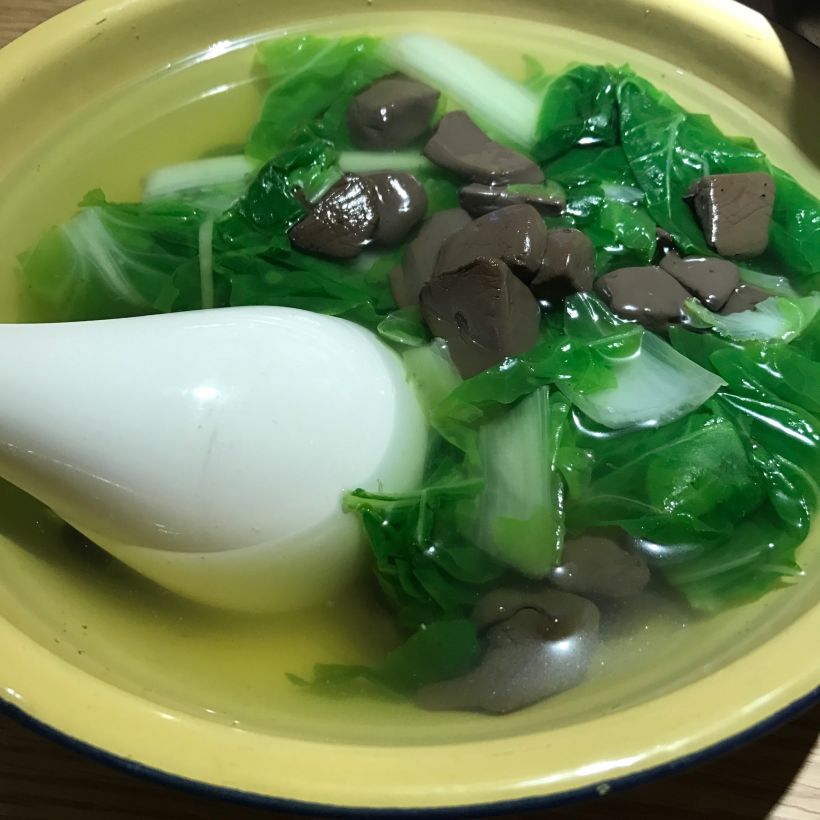 「時蔬雞血湯」 小菜蠻好吃的 很清淡 雞血沒吃