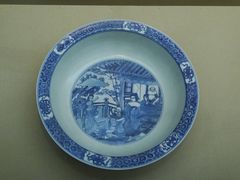 清康雍年间·青花白蛇传人物故事图折沿盆-嘉定博物馆