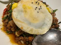 罗勒叶炒鸡肉-帕蓝·暹罗料理(大学路店)