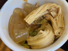 -果松木炭酸菜铜火锅·外婆参鸡汤