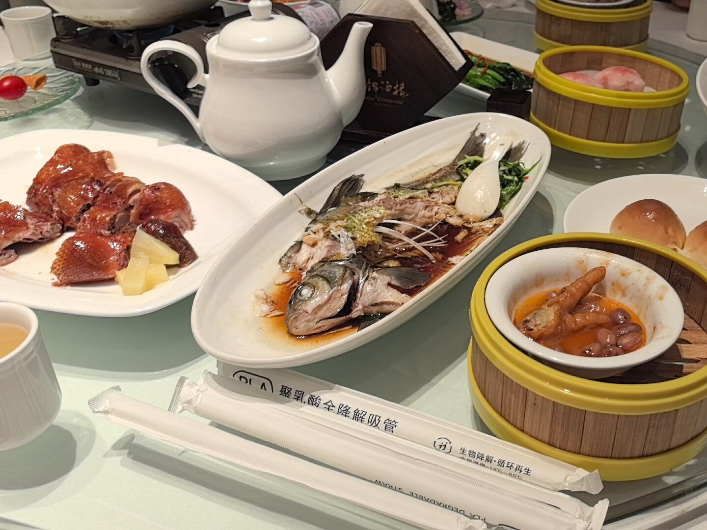 这个湖景酒楼的菜味道非常好小朋友吃的也很