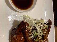 招牌脆皮妙龄鸽-水月周庄铂尔曼酒店-水月荟中餐厅