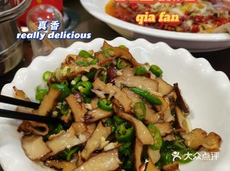 旅游景点的美食让我真香了