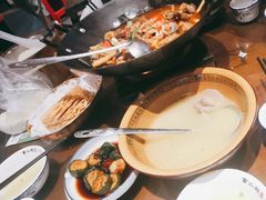 -富正毅三下锅·湘西韵味(天门山索道店)