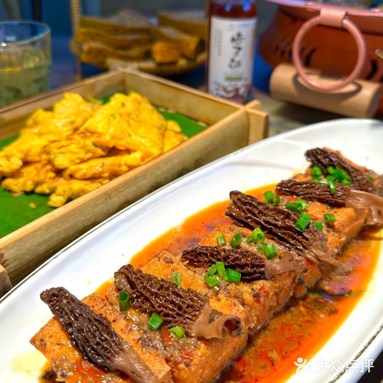 在花园里吃正宗地道的云南菜💐