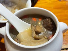菌王汤-桑吉林新派藏餐·汤锅·川菜